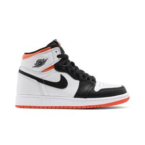 SOLD‼️Jordan 1 Retro High Og Electro Orange size 4 1/2 for kids